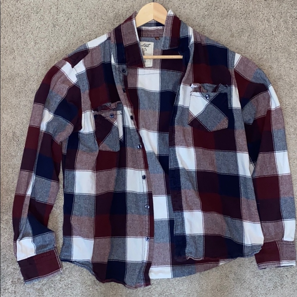 Men’s size L flannel/ burgundy navy & white